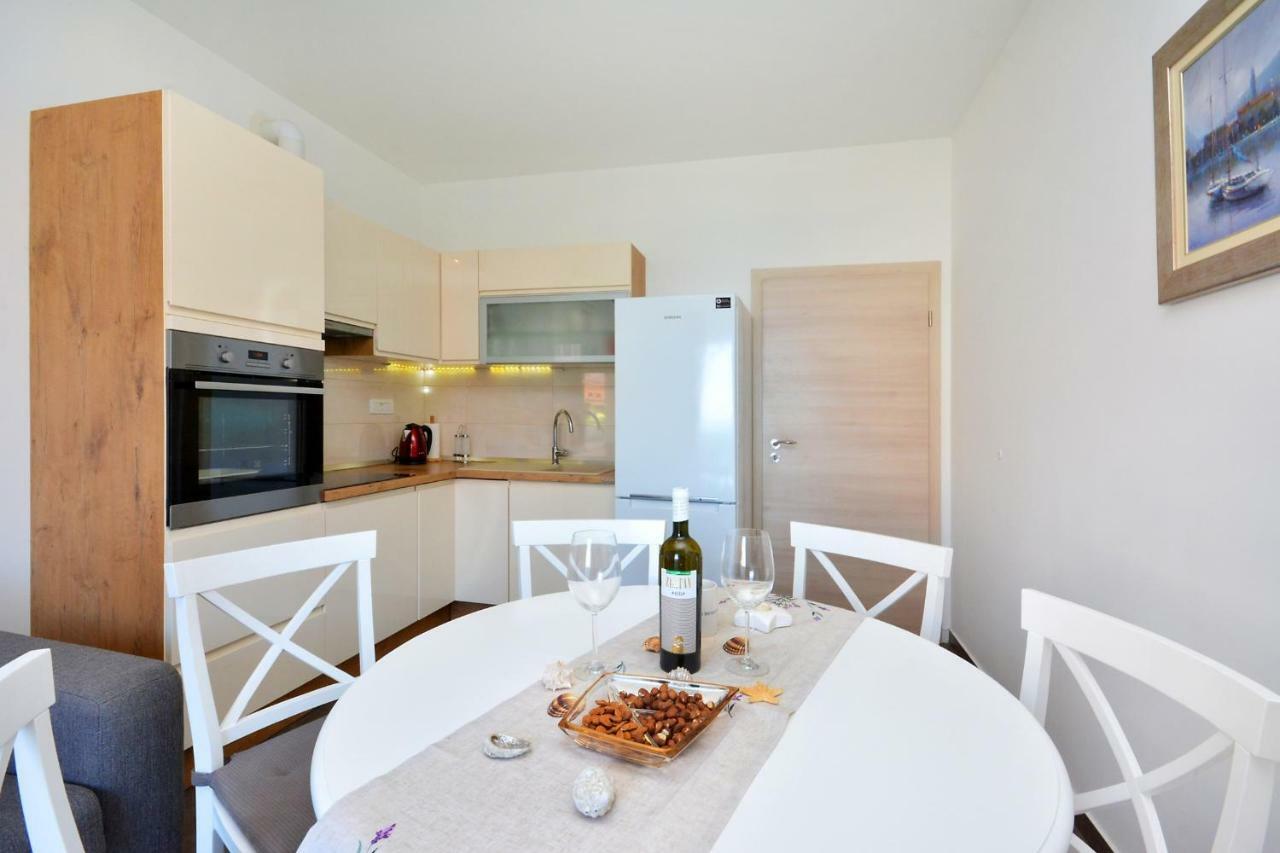 m&m Apartment Podstrana Ngoại thất bức ảnh